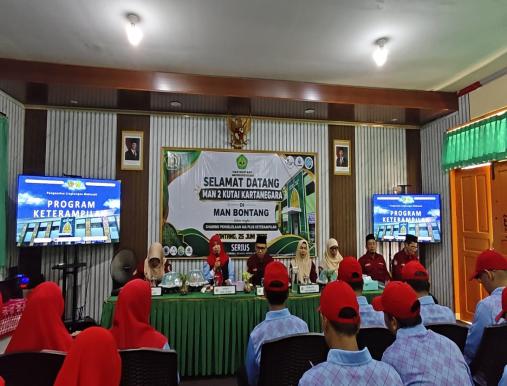 Kunjungan MAN 2 Kukar ke MAN Bontang dalam Rangka Sharing Program Ketrampilan